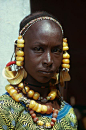 非洲富拉尼族妇女的巨大虐耳大元宝