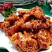 熘肉段
1.猪里脊肉剔去筋膜，切块，用适量的盐、料酒、黑胡椒粉、酱油抓匀并腌制一会 
2.用一个鸡蛋清加点水和面粉、淀粉打成均匀的面糊 
3.油锅放油，油热后下入挂糊的里脊炸至定型捞出，待油烧热后再次下入里脊转中火炸至金黄色焦脆捞出控油 
4.将白糖、醋、美极鲜生抽、（我用了4勺白糖，一大勺醋、两勺生抽）放一个碗里兑成芡汁。将蒜剁成蒜末备用 5.锅内留少许油，爆香蒜末，将碗中兑好的汁水倒入，锅沸起小花时用勺推动，淋入淀粉水适量，随后倒入炸制好脊肉，迅速翻颠炒锅至汁液均匀裹在上面即可