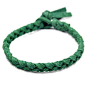 深绿色加宽皮绳手环，通过纯手工编制，将低调简约自然纯粹的概念进行延续。