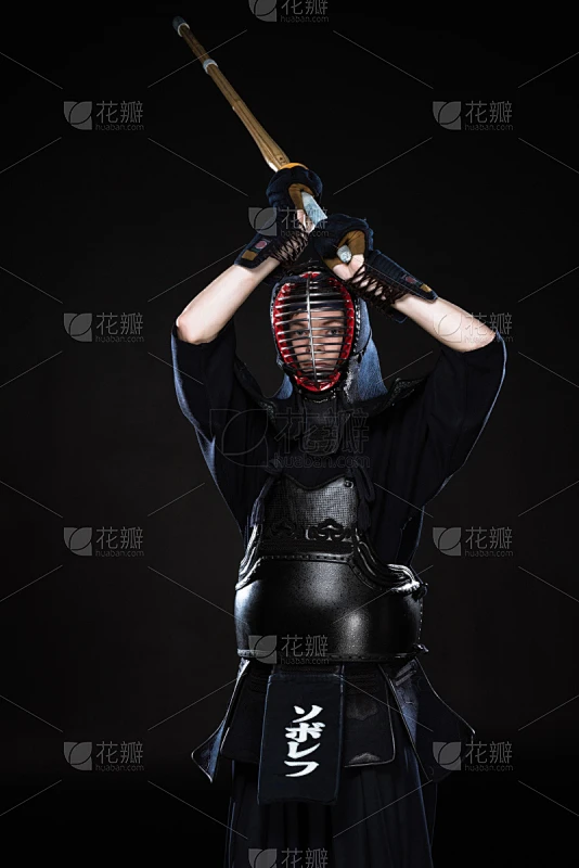 格斗运动,剑道,盔甲服,黑色背景,剑,竹子,成年的,仅成年人,青年人,人素材-花瓣网