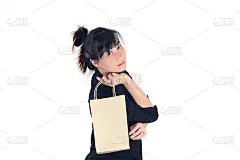 亚洲妇女携带购物袋在白色的背景