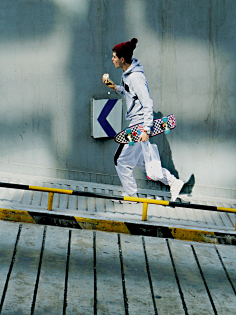 采集美美小设计师采集到这就是滑板街头滑板少年~动起来!kan.weibo.