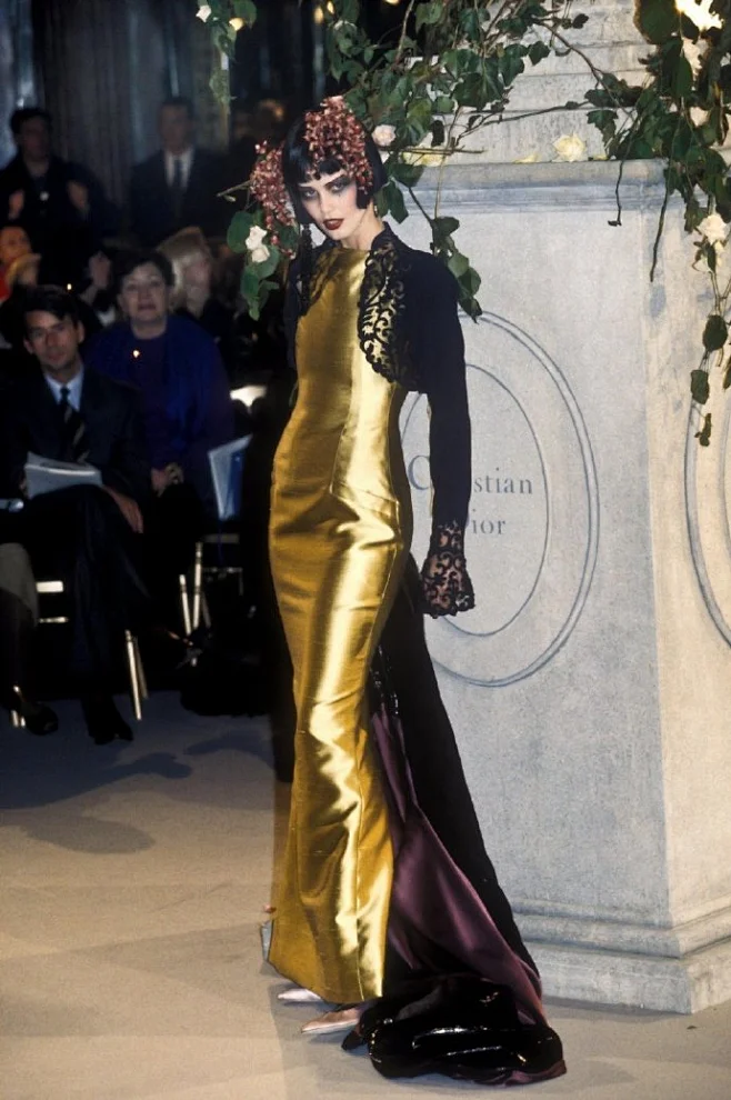 Christian Dior, Autumn-Winter 1997 -花瓣网