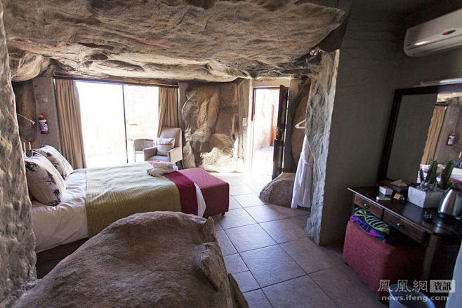 南非现建在岩洞上的露天酒店