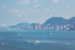 香港维多利亚港的集装箱货轮。工业运输