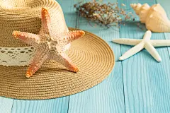 摄影 摄影作品 摄影照片 摄影图片 高清摄影 拍摄图片 壁纸 高清壁纸 电脑壁纸 沙滩 夏季 夏天 海星 拍海星 海螺 草帽 帽子 木地板