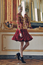Alexander McQueen Fall 2010 ✨✨✨

McQueen本尊逝去前的最后遗作，关于中世纪宗教与拜占庭文化的绝唱，繁复的工艺与华丽的图纹把原本暗黑恐惧的一切变得浪漫唯美光明神圣那时候有很多诸如此类媲美高定的成衣，回头看来简直都是艺术品。 ​​​​