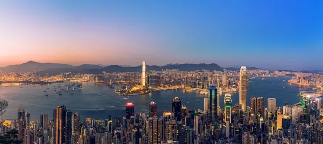 Panorama photo of Hong Kong view from Peak by LokYiu Cheung on 500px-花瓣网