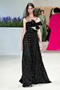Giambattista Valli Fall 2018 Couture Fashion Show : The complete Giambattista Valli Fall 2018 Couture fashion show now on Vogue Runway.