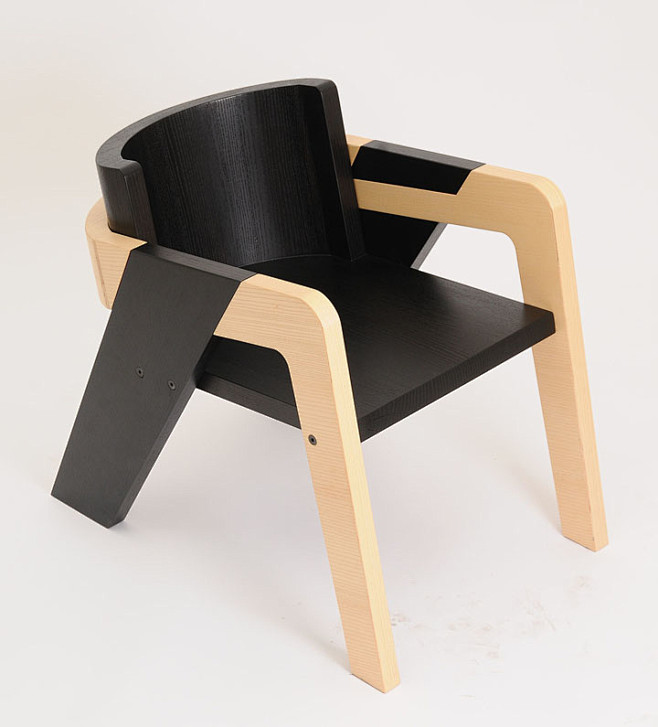 FIDI设计的创意IO Chair椅子