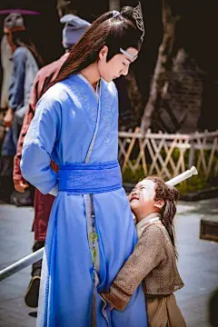 陈情令#肖战陈情令##王一博陈情令# 
＞调色 / 壁纸 无水印 转载注明出处！（戳原图保存）

陈情令×忘羡 ​

一家三口  爱了爱了 ​​​​