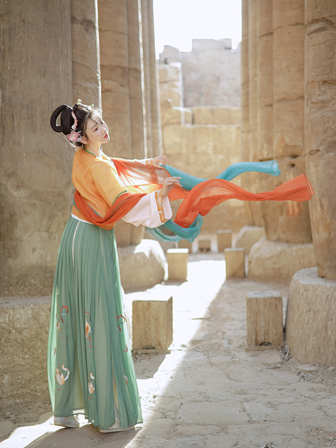 芥子记【三春狸】坦领半臂汉服女齐腰襦裙春...