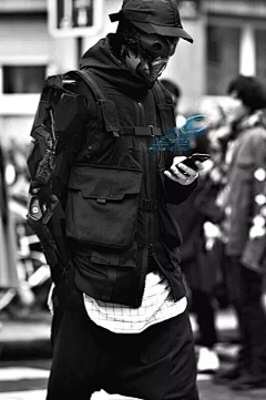 龙毅VIC采集到服装
