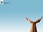 WWF公益广告：让我们一起拯救鲸鱼。将你我的双臂并在一起，张开双手就像是美丽的鲸尾。