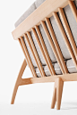 MZGF【蝴蝶沙发】：背带状靠背，舒朗有趣，这是一款360°美无死角的沙发。