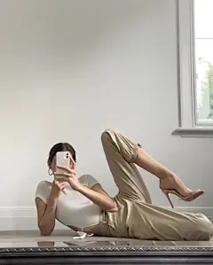 植物系列抽象感模糊鲜花女性背景素材-花瓣网