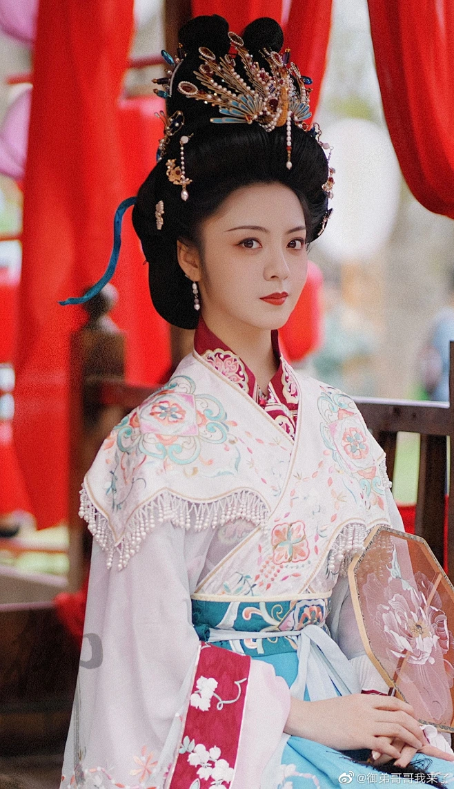 @四月晨晨呀 的个人主页 - 微博图片_古装服饰图片素材-花瓣网