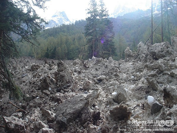 地震，万年冰雪的气浪摧毁千亩原始森林