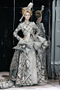 Christian Dior 2007春夏高级定制系列
日本传统元素与西式礼服的结合。 ​​​​