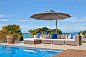 Horizon cantilever umbrella in Cockle Bay