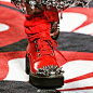 穿上这双鞋，出门公交地铁再也不怕被踩到脚趾头了
Miu Miu Ready To Wear Fall Winter 2020 Paris
hg时装插画超话 GeerWong超话 ​​​​
