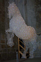 Stella McCartney的施华洛世奇水晶马雕塑作品