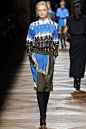 Dries Van Noten FALL 2012

亚洲风情的一季，有几套中国风不错~橙色的眼妆好好看！ ​​​​