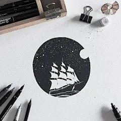 针管笔创意黑白插画
by/|ins：ariarosso ​ ​​​​