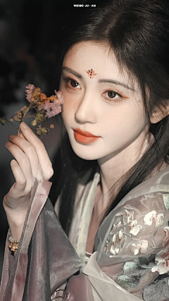 彠龘采集到脸  女