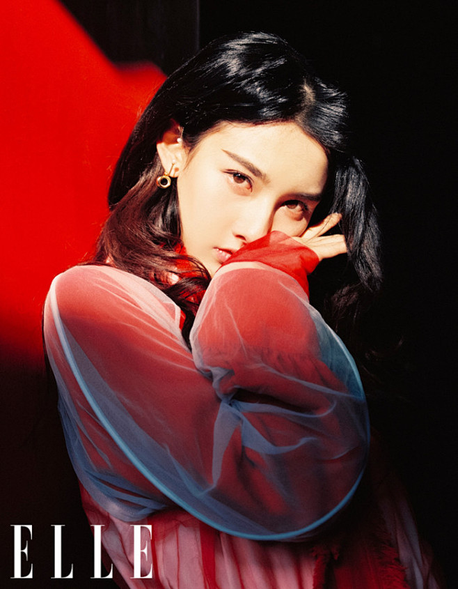 2019《ELLE世界服装之苑》一月刊内...
