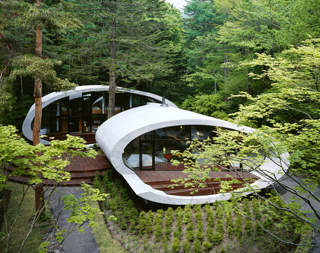 Concrete-Shell-Villa...