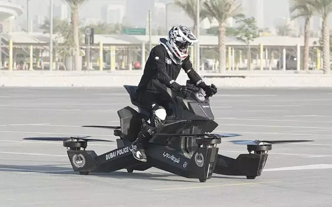 兰博基尼警车之后，迪拜又给警察换上了飞行...