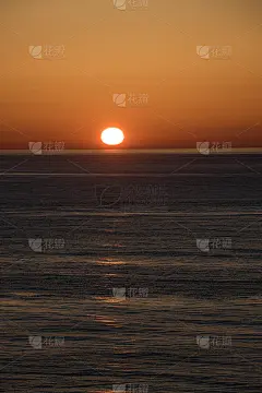 黄昏的大海