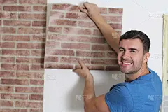 男人用砖墙风格墙纸