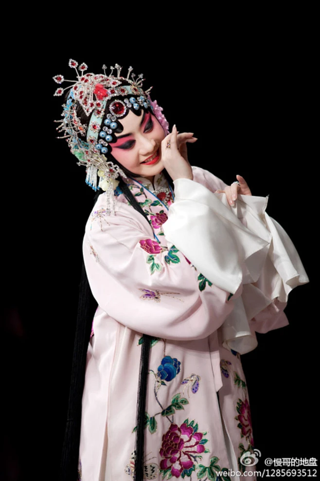 Beijing Opera。京剧。国剧。国粹。花旦。青衣。戏子。戏曲。妩媚。-花瓣网