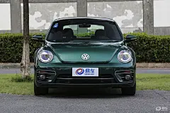【甲壳虫2017款180TSI 翡冷翠经典版前45度（车头向右）汽车图片-汽车图片大全】-易车网