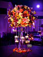 婚礼桌花-婚礼桌花细节--暖色调的鲜花和浪漫的烛光