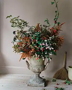 Fall Flower Arrangements : With the bounty of fall foliage and the colors of autumn, you can put together beautiful, colorful arrangements you can't make any other time of year. Perfect for a Thanksgiving centerpiece or just because, we love these autumna