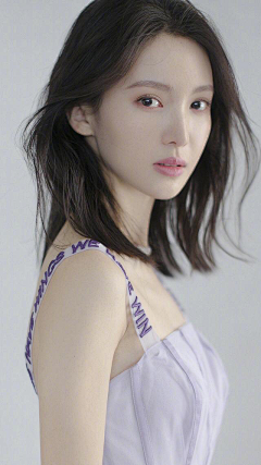 容雅光采集到美女
