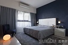 主卧室-屋主期待睡眠空间要更干净、干纯，所以选择深蓝色壁纸、几何造型来布置主卧室。_115平抒压女性空间  三室一厅现代简约设计