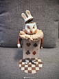 用陶瓷仿制了一只微博上看到的做的特别可爱的兔子[爱心]
只不过我的兔子真的会变几个关于果子的魔术✨
就是各种不熟练需要多加练习哈哈
过一阵玩熟练了再发视频
最近真是特别感恩大学转到陶艺专业