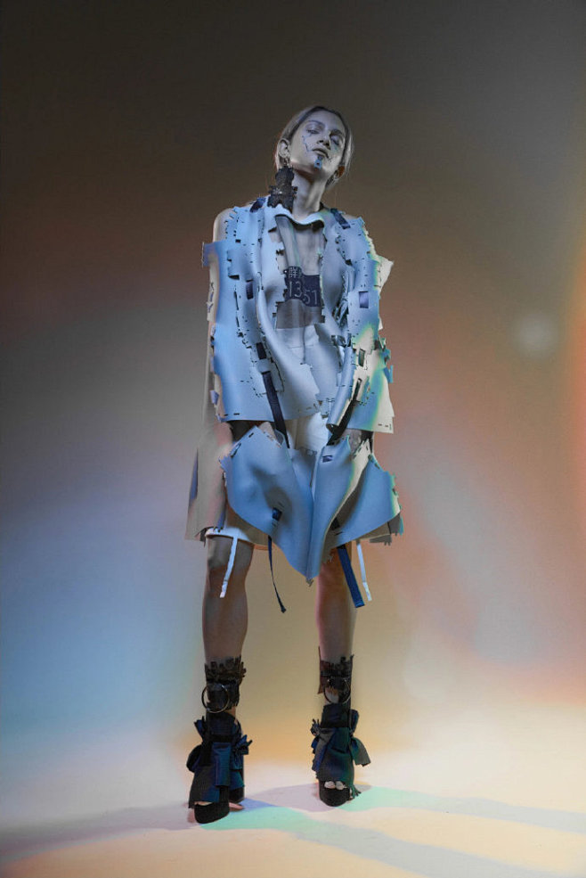 【artwork】#服装设计# #灵感的诞生# 灵感 point | 机械元素的未来感