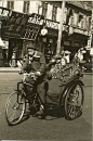 [] 德国人拍30年代上海。路上卖力蹬车前行的三轮车夫