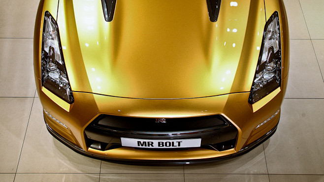 日产 GT-R “Bolt Gold” ...