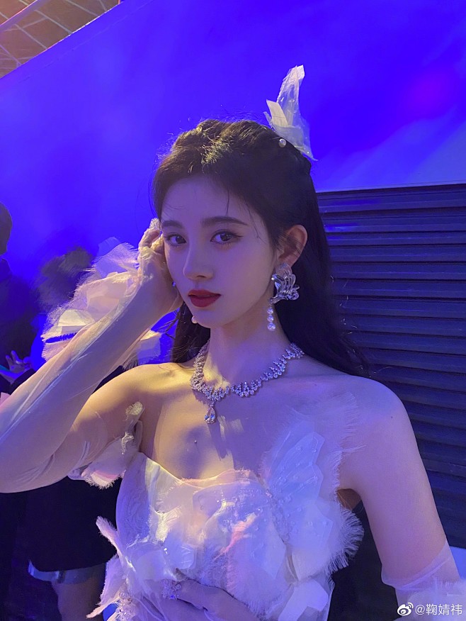 鞠婧祎76
