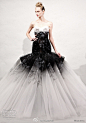 一款独具风格的印花婚纱，经典黑白色，优异的印染工艺，典雅中透着灵魅