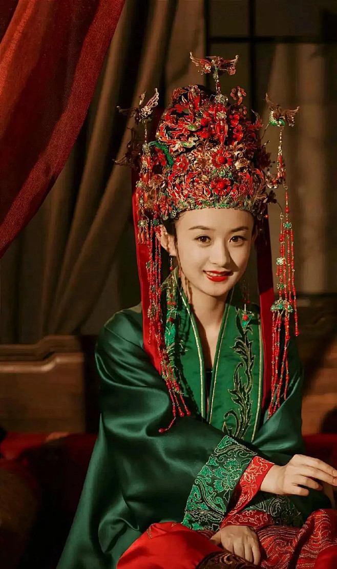 贴一下古装剧里的大婚造型