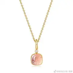 珠宝设计超话自1890年诞生至今，德国珠宝商 Victor Mayer 一贯专注于手工珠宝技艺的品质与美感。「Era」是最具代表性的系列之一——设计灵感源自19世纪末的「艺术与工艺运动」（Arts and Crafts），系列名称「Era」在英语中意为「时代」，正是致敬这一充满影响力的时期。

「Era」系列最大亮点是结 ​​​​...展开全文c