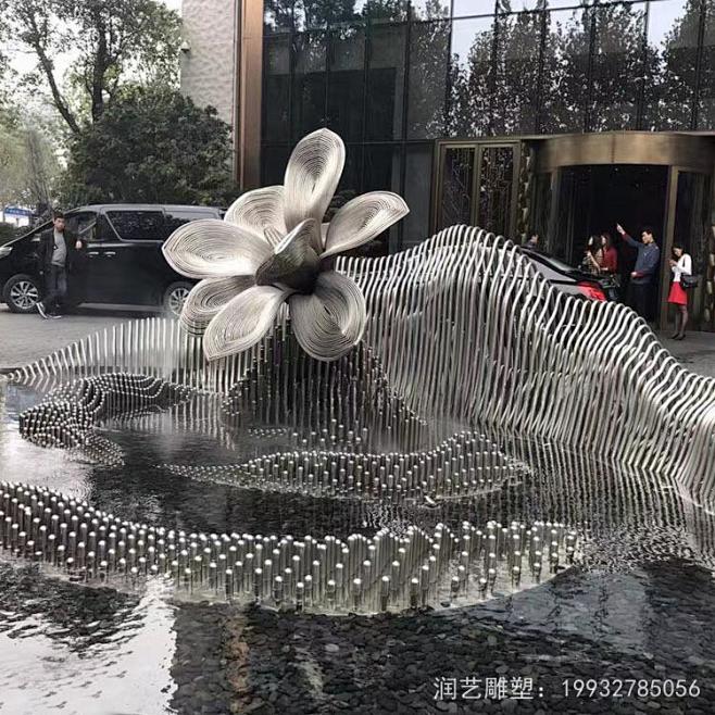 假山是园林中以造景为目的，用土、石、不锈...