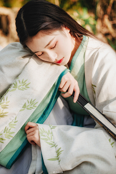 এ°Cutie采集到古风小姐姐♡